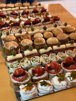 Cocktail bites & canapés 9