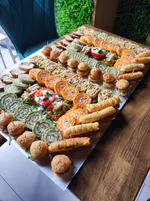 Cocktail bites & canapés 12